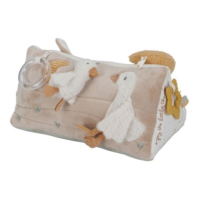 Cojín triangular de actividades Newborn Little Dutch - Tu tienda especializada en bebés y maternidad online Cojín triangular de actividades Newborn Little Dutch - Tu tienda especializada en bebés y maternidad online
